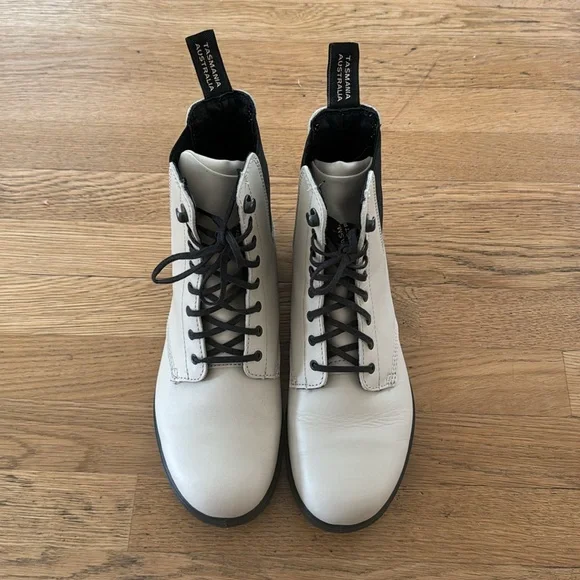 Blundstone white combat boots. Pull on style. Women’s size 9. Like new. - Picture 5 of 11